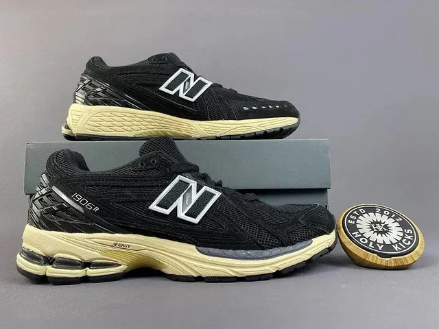 New Balance 1906R Black Cream