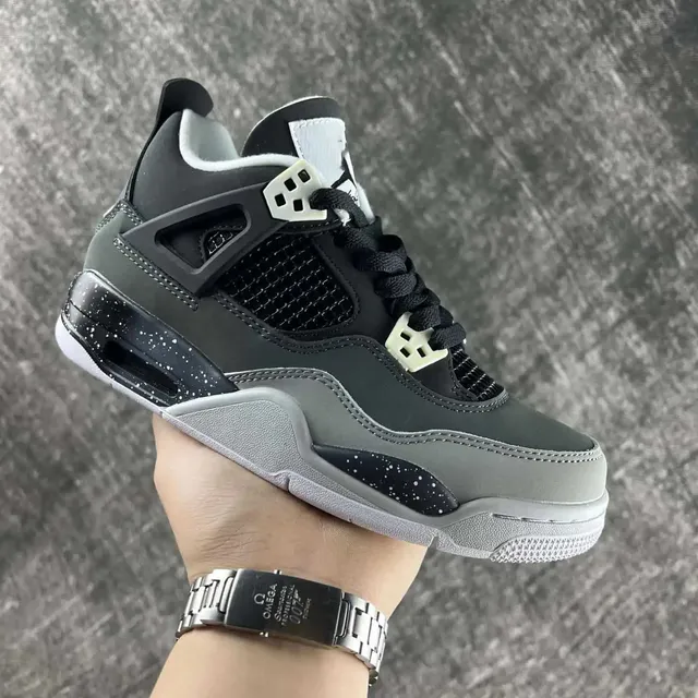 Air Jordan 4