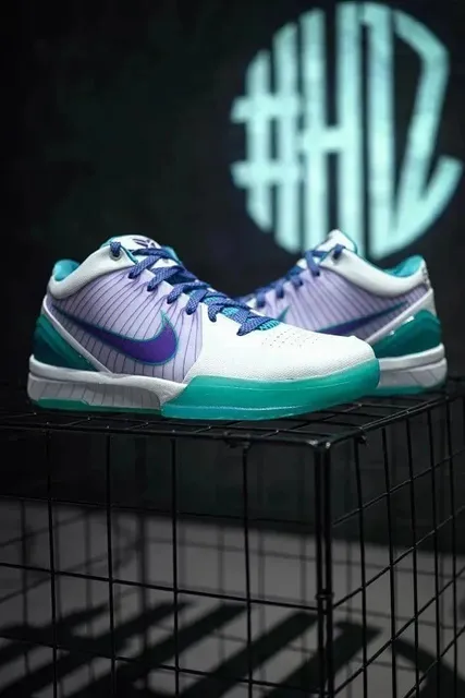 Kobe 4 Protro Grinch