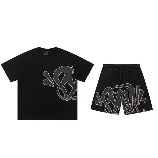 Syna World Graphic Set Graffiti Print