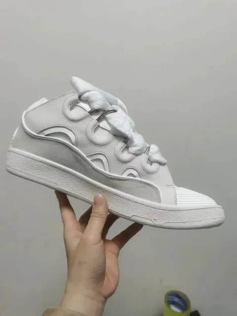 纯白