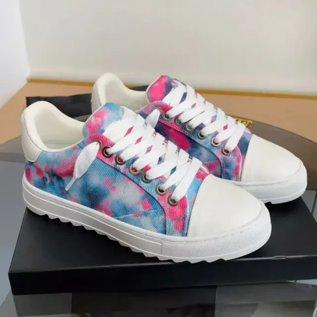 Off-White Low Top Sneaker Tie-Dye