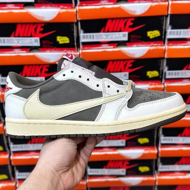 Travis Scott Air Jordan 1 Low Mocha