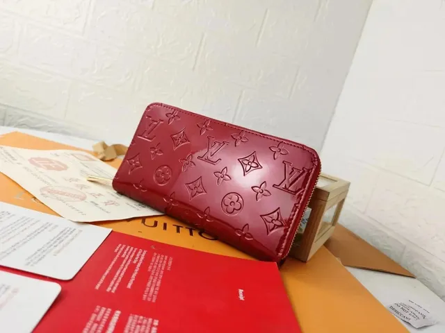 Louis Vuitton Zip Around Wallet Monogram Vernis