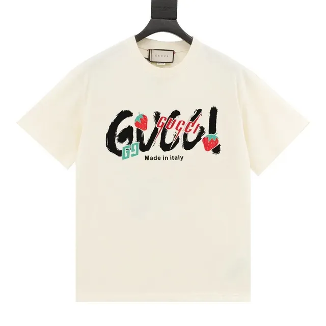 Gucci Graphic T-Shirt Strawberry Logo Print