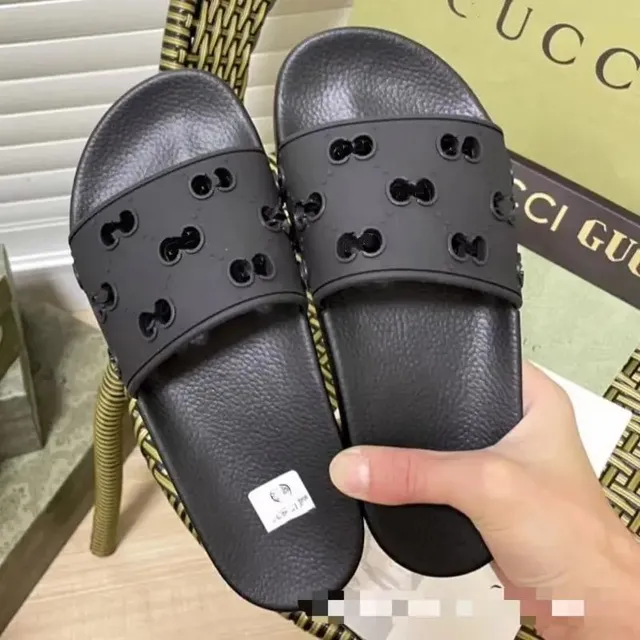 Gucci Slide Sandal GG Logo