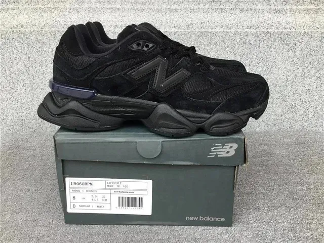 New Balance 9060 All Black