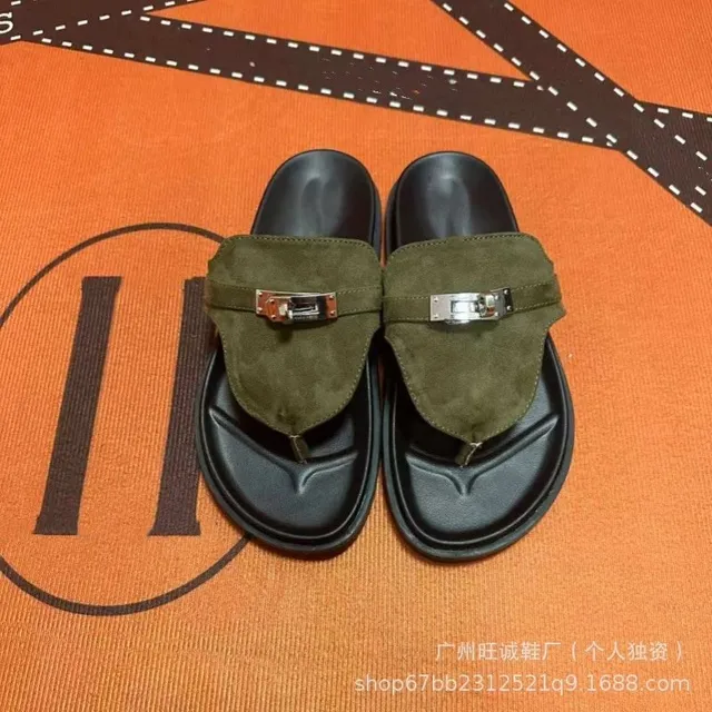 军绿色