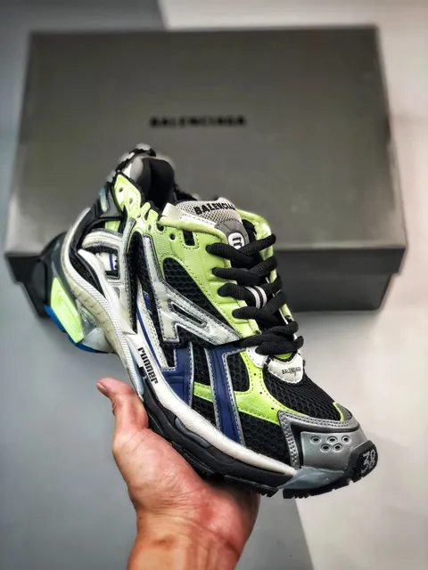Runner  8