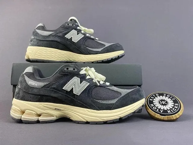 New Balance 9060 Grey Beige