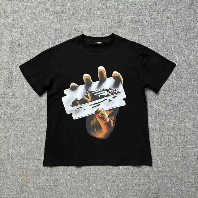 Off-White Razor Blade Tee Hand Holding Razor Blade Print