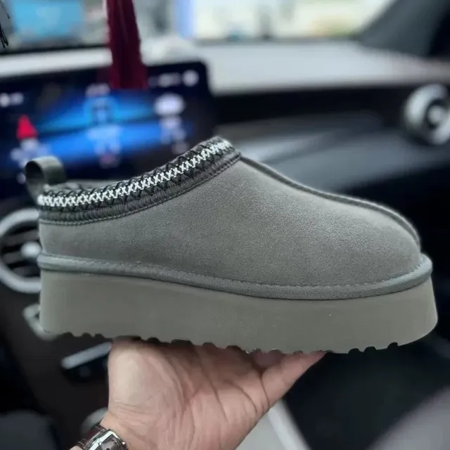 UGG Platform Slipper Chunky Sole