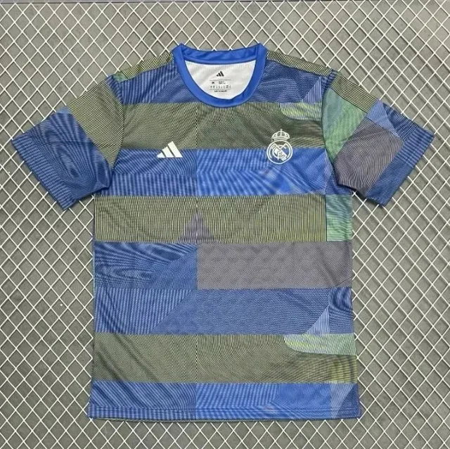 25-26皇马赛前训练服