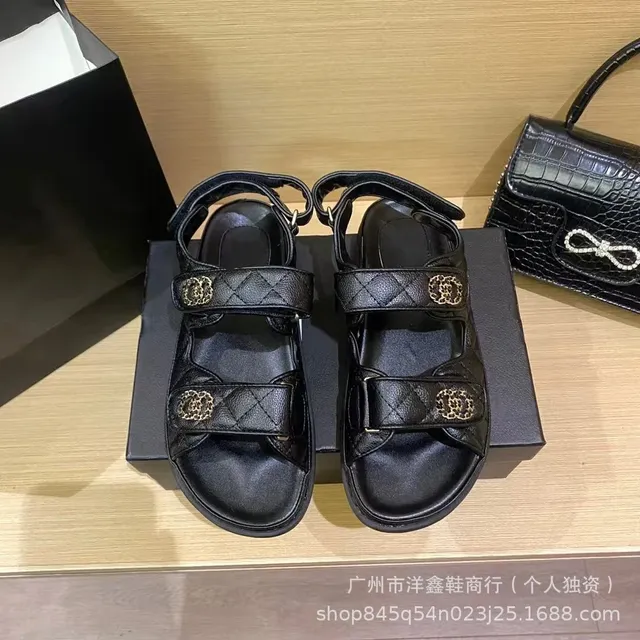 黑色金扣
