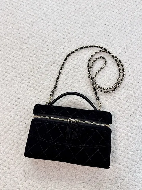 Chanel 19 Velvet Quilted