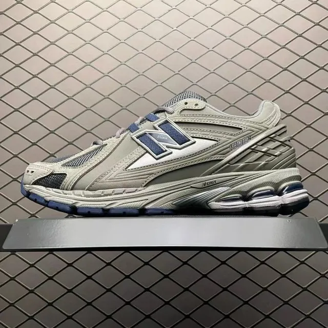 New Balance 1906R