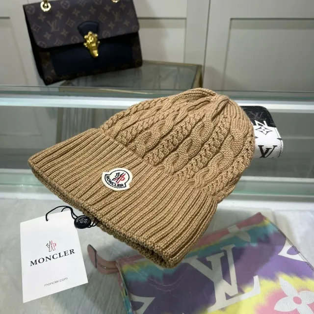 Moncler Cable Knit Beanie Classic Logo Patch