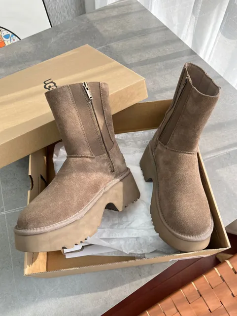 UGG Platform Boot Suede