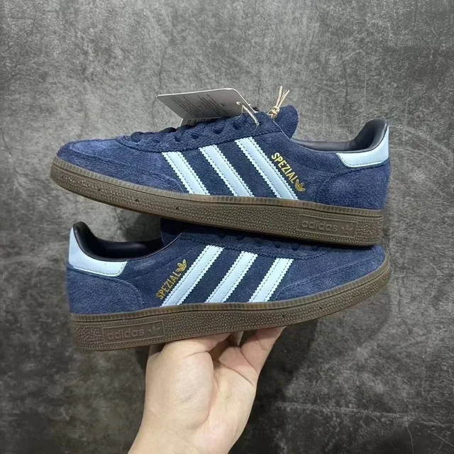 阿迪 Spezial 蓝棕 BD7633