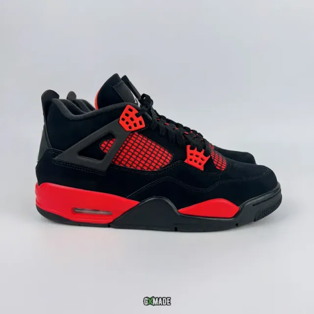 Air Jordan 4 Bred