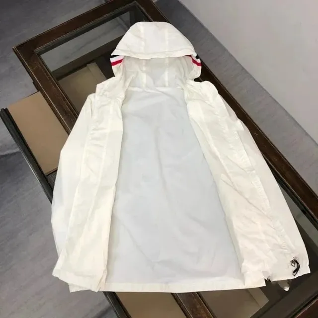 白色