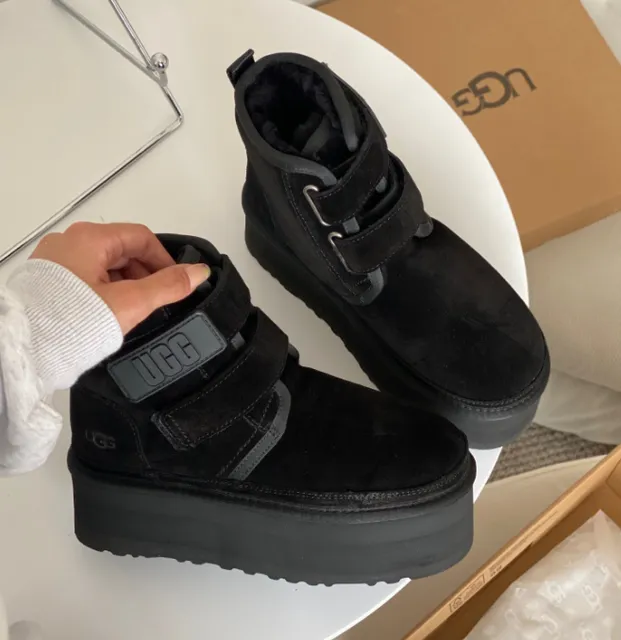 UGG Platform Mini All Black