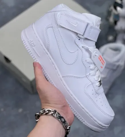 Nike Air Force 1 Mid Triple White