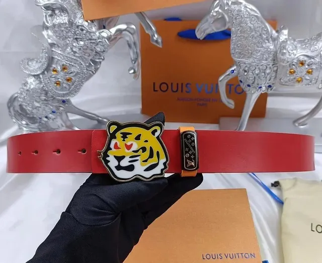Louis Vuitton Tiger Belt Enamel Tiger Buckle