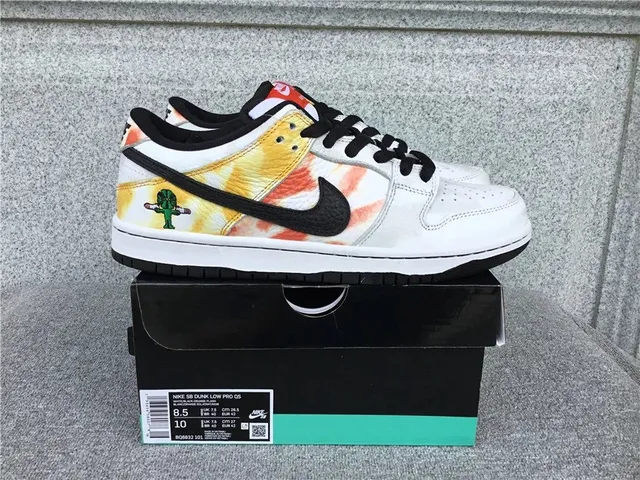 Nike SB Dunk Low Pro Tie-Dye Cactus Jack