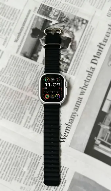 Apple Watch Black Sport Loop