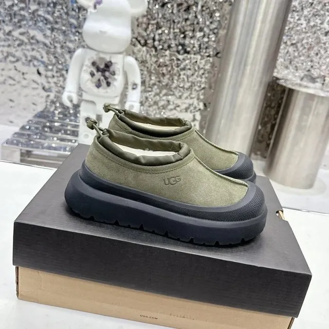 UGG Slip-On Platform Olive Suede