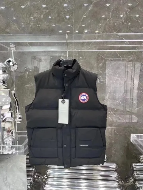 Canada Goose Puffer Vest Classic Fit