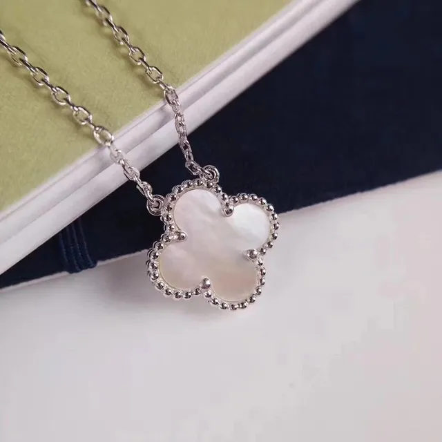 Van Cleef & Arpels Alhambra Pendant Mother-of-Pearl