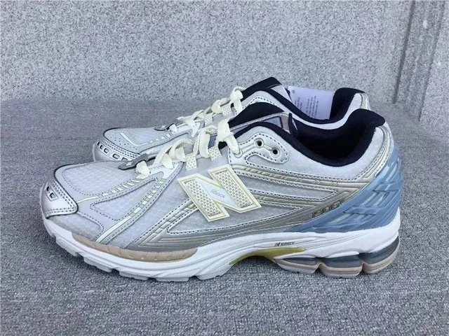 New Balance 1906R Silver Metallic
