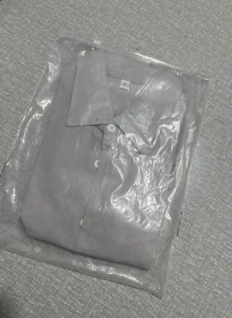 灰色