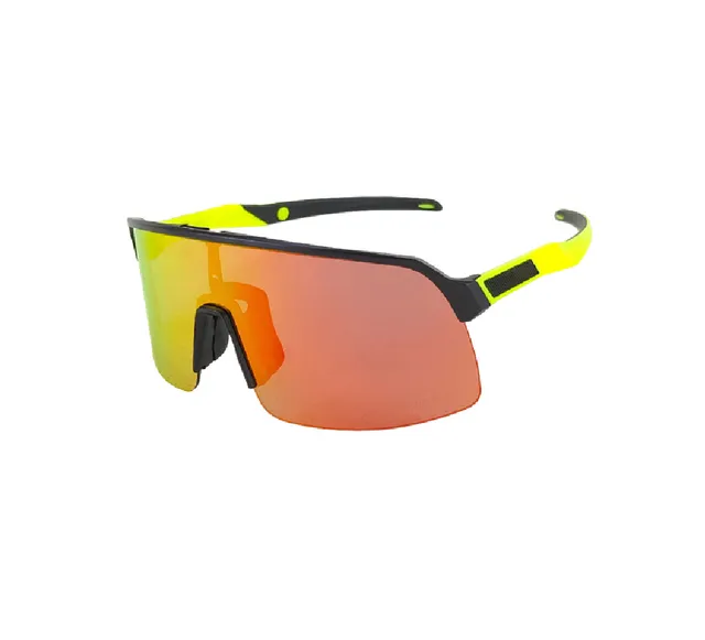 Black frame, yellow feet, silver logo, red plate