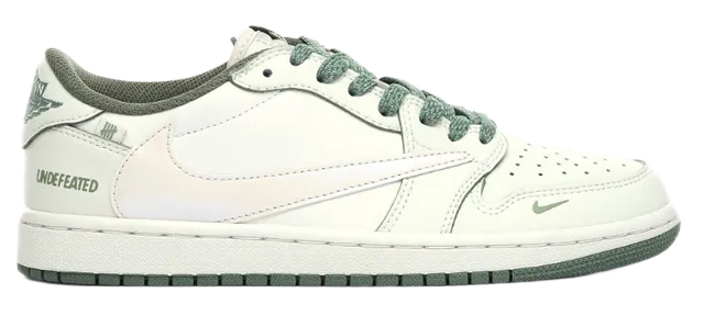 Nike Dunk Low Undefeated