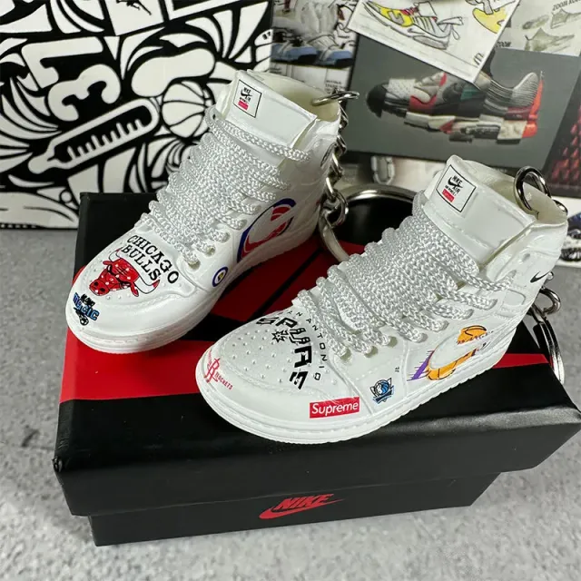 96. lakers white random one + box