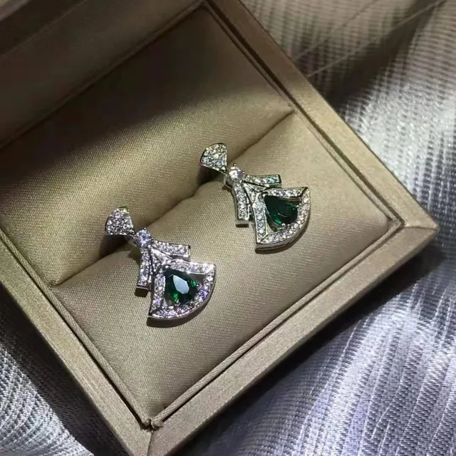 白金绿钻耳钉