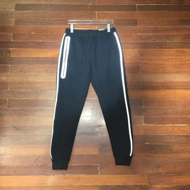 衣路顺丰服饰商行