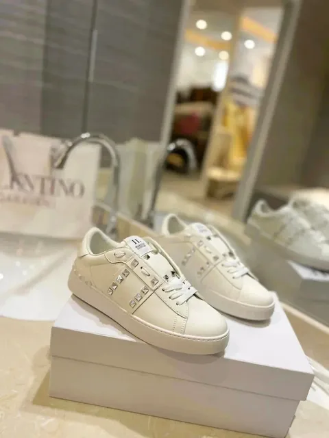 Valentino Rockstud Untitled Rockstud