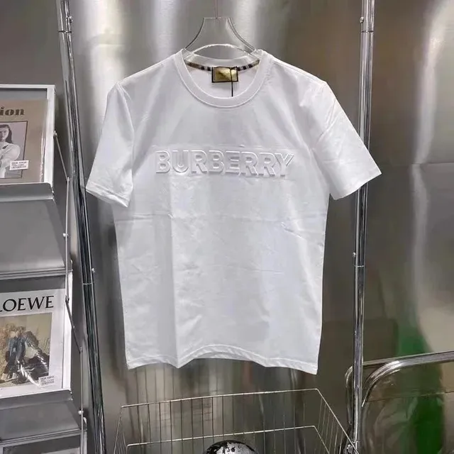 Burberry Logo T-Shirt Embroidered Logo