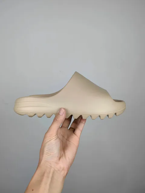 Yeezy Slide Bone