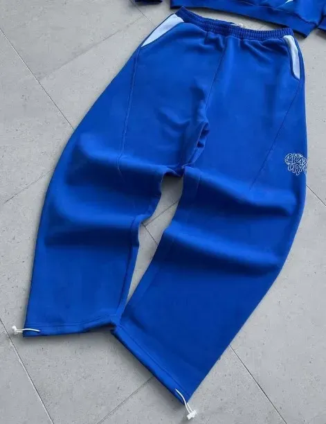 蓝色长裤