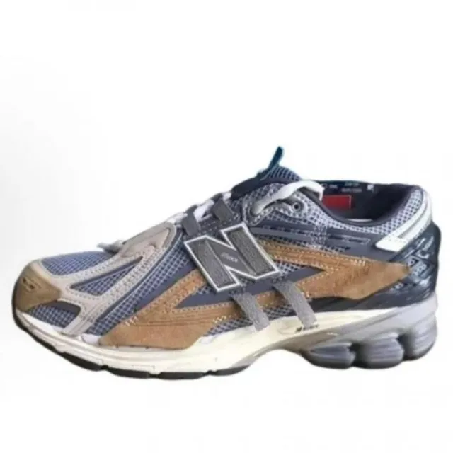 New Balance 2002R Navy Beige