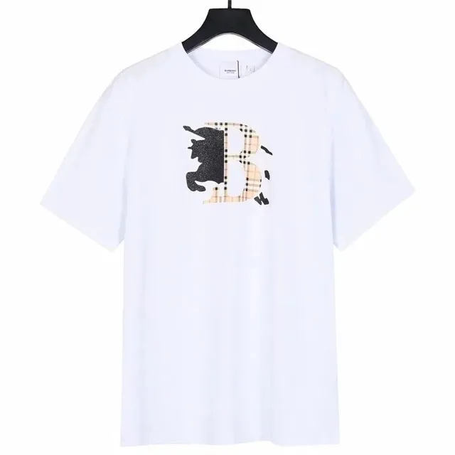 Burberry Graphic T-Shirt Checkered Logo