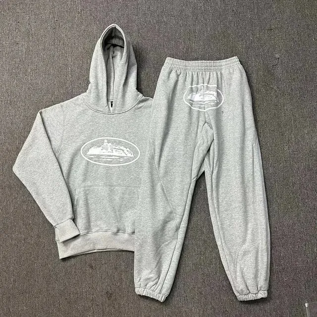 Corteiz Hoodie and Joggers Set Cruise Ship Print