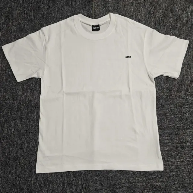 Short sleeve white