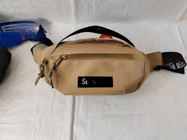 Supreme Waist Bag Box Logo