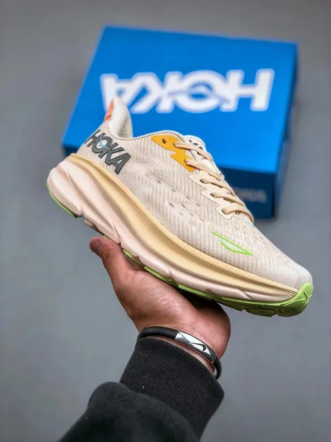 Hoka Clifton